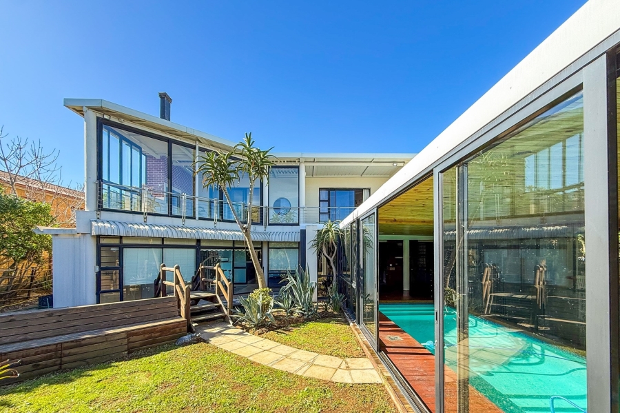 5 Bedroom Property for Sale in Plattekloof Western Cape